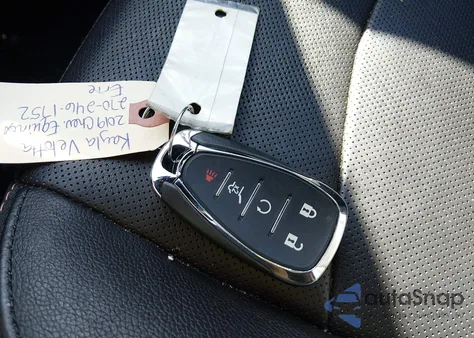 2019 Chevrolet Equinox Premier z USA, uszkodzony, nr VIN 2GNAXNEV7K6239385